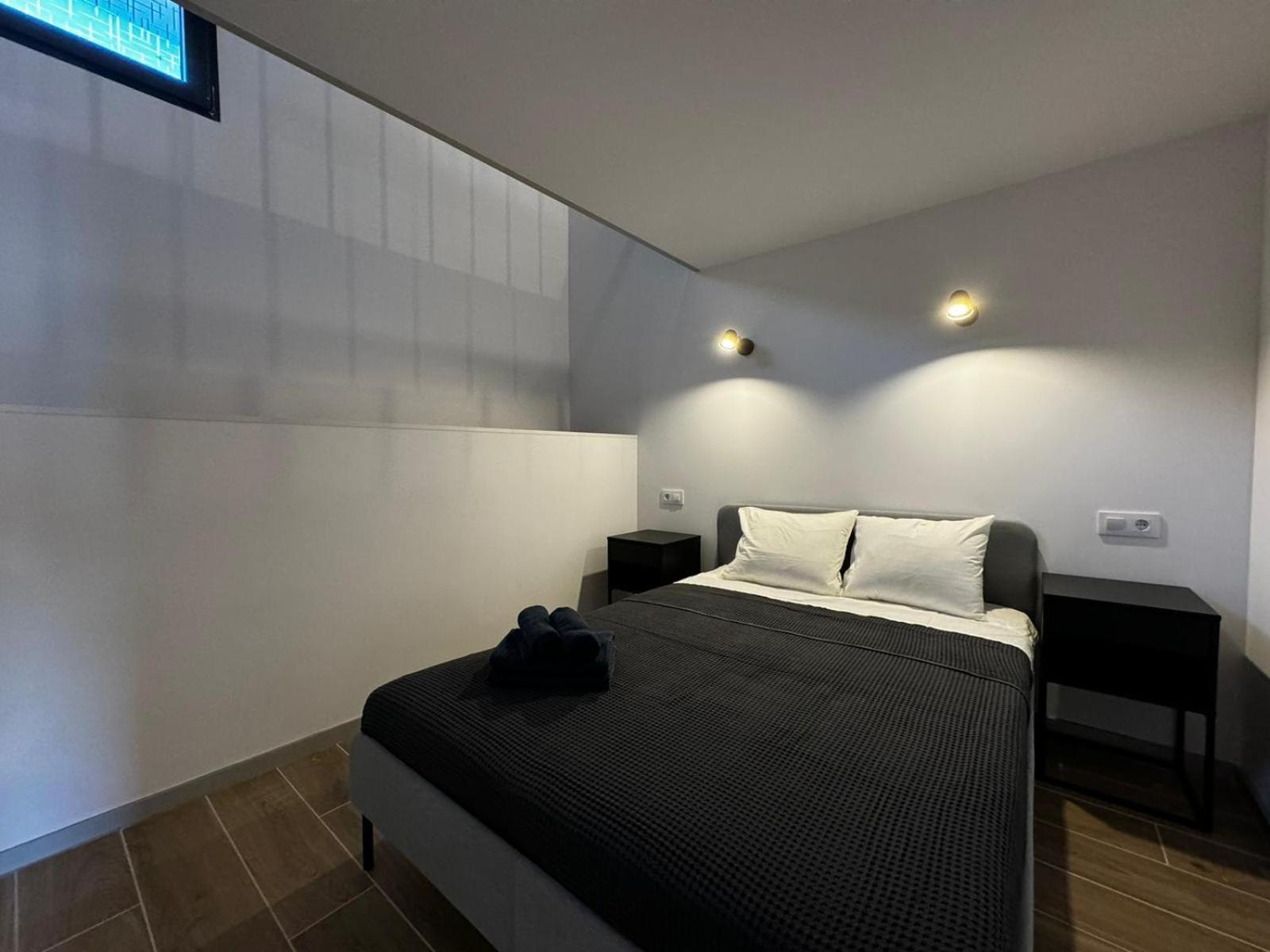 Melia Y Fuster 23C Aparthotel Valencia Exterior photo